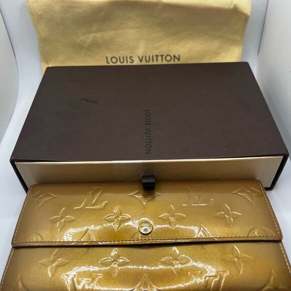 GUC Louis Vuitton Gold Vernis Sarah Wallet with Box and Dustbag - Picture 1 of 12